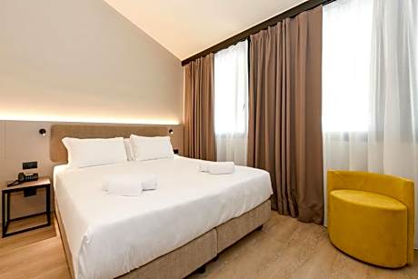 Executive Family Room with Queen Bed and Bunk Bed - Non-Smoking