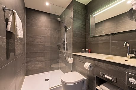 Comfort Room  Twin Beds