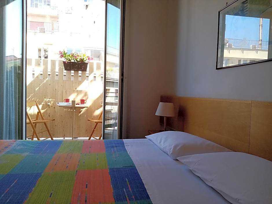 Ariston Petit Hotel