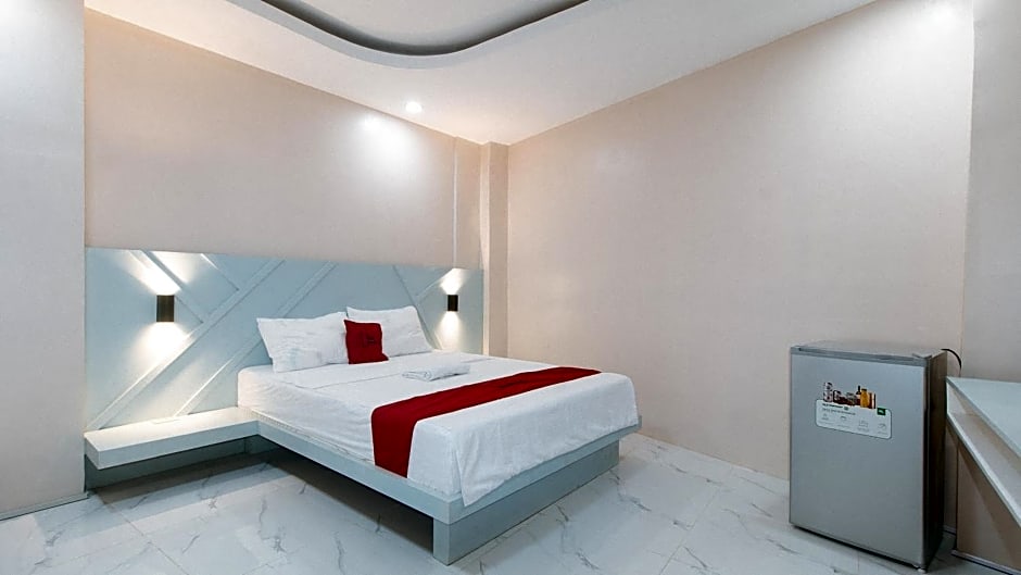 RedDoorz at Happy Stay Apartelle