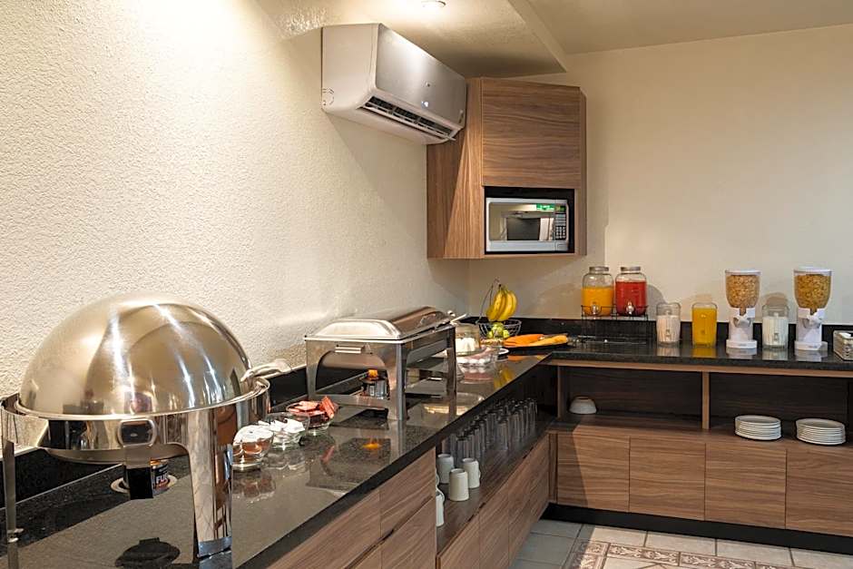 Hotel Quinta San Carlos Inn