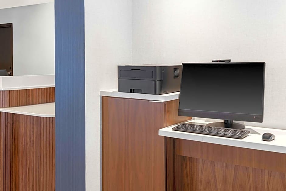 Courtyard by Marriott Cleveland Airport South