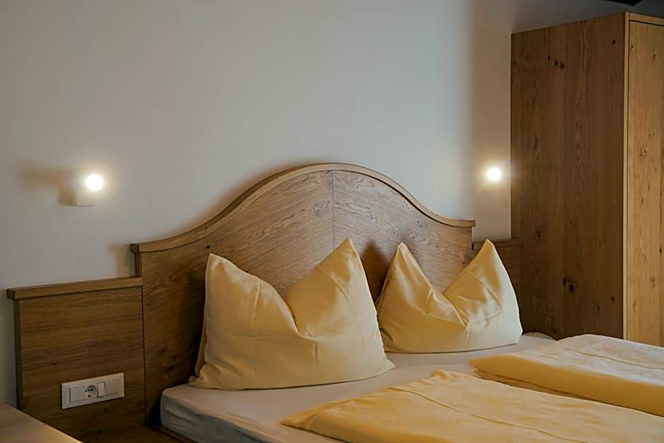 Photo 1 of 7 of Double Room