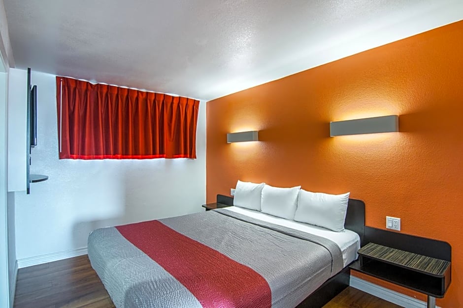 Motel 6 Gardena