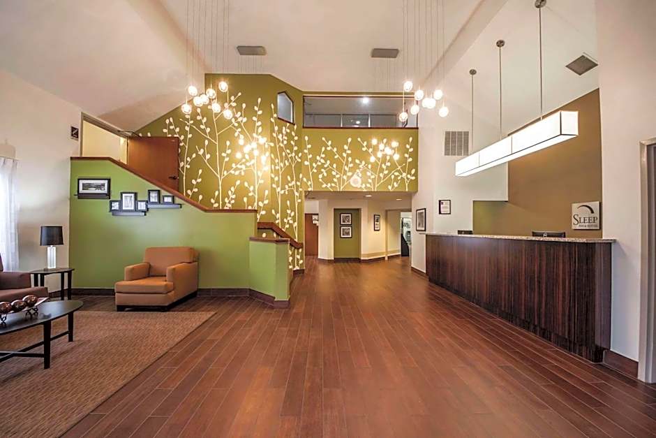 Sleep Inn And Suites Central / I-44