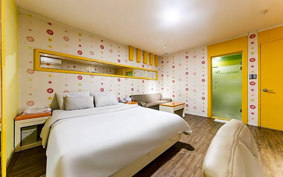 Nabiya Hotel