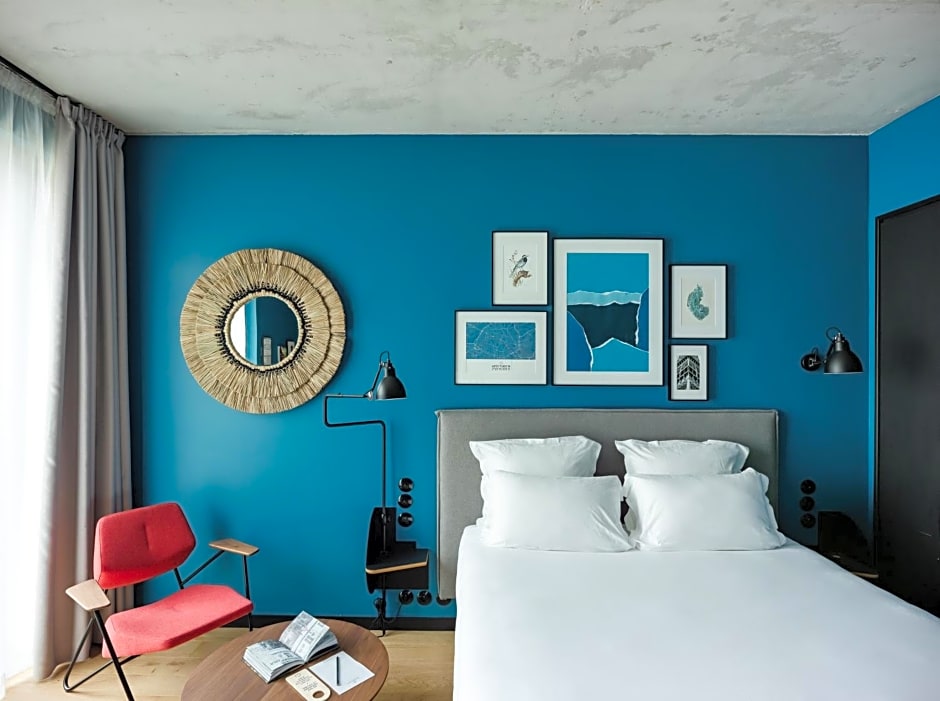 Deskopolitan House