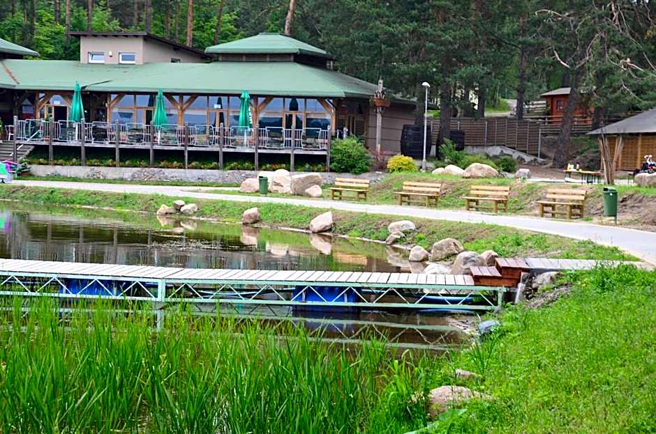 Domki Kaszuby - jezioro las i zoo w Szarlocie