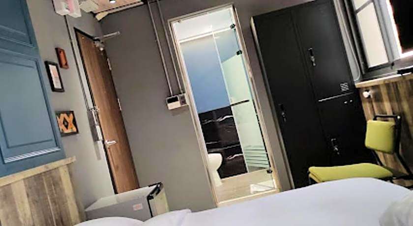 18th prussianblueinn