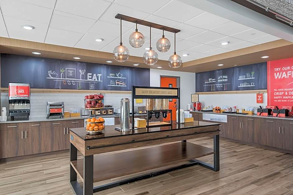 Hampton Inn by Hilton Williams