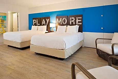 suite 2 queen beds accessible (resort)