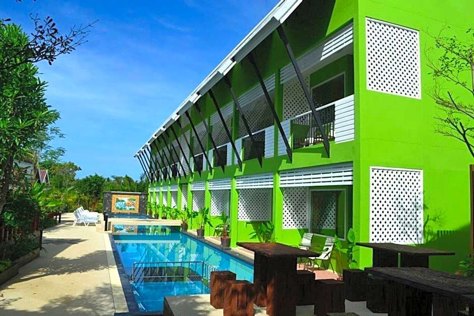 Khaolak C-nior Bungalows