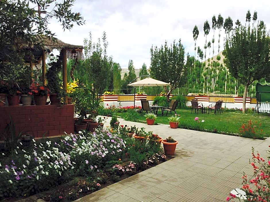 The Deskit Villa – Leh, PA