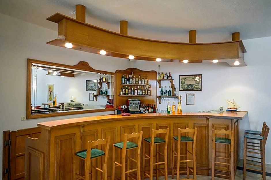 Proteas Hotel & Suites