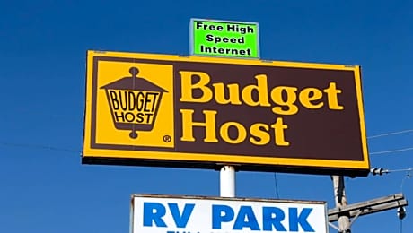 Golden Wheat Budget Host Inn