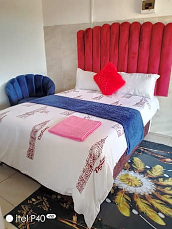 Lonely Park Guest House Mafikeng 27.688..42..9688
