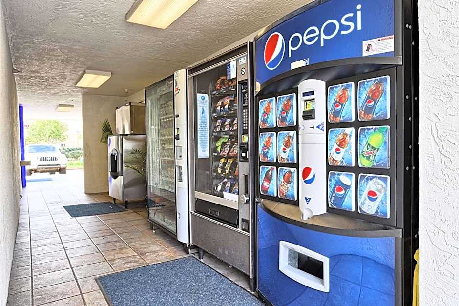 Super 8 by Wyndham Petaluma