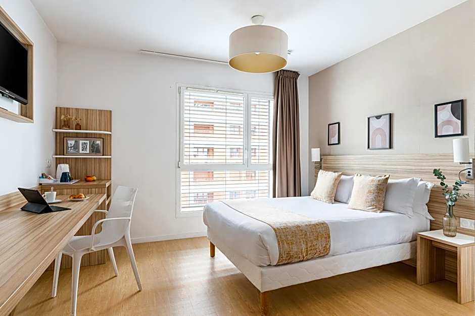Q7 Lodge Lyon 7