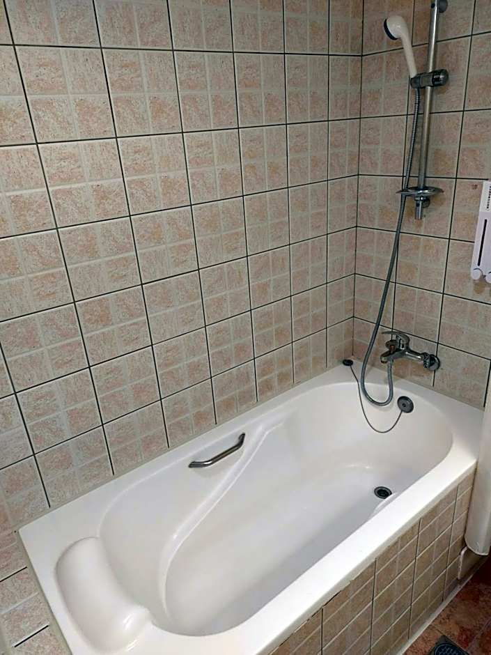 Yomi Hotel - ShuangLian MRT