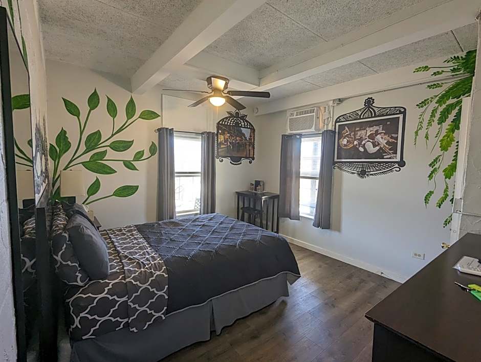 Riverboat Inn & Suites