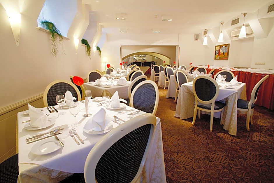 Monika Centrum Hotels