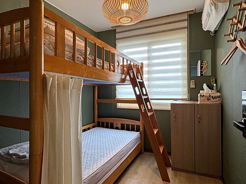 Greenday Guesthouse