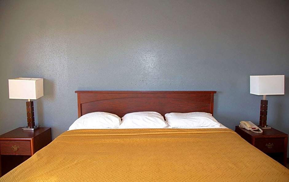Photo 1 of 15 of 1 King Bed