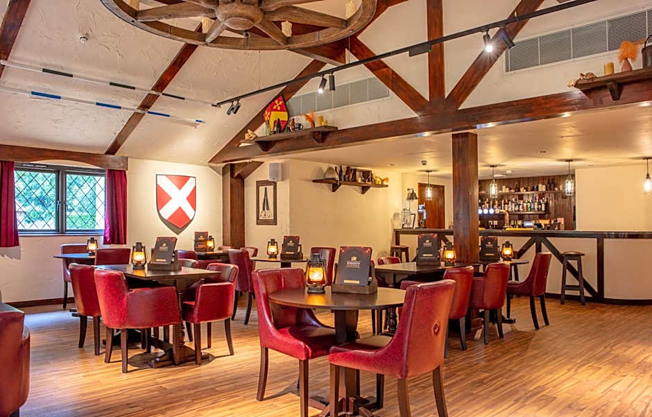 Warwick Castle Hotel & Knight's Village