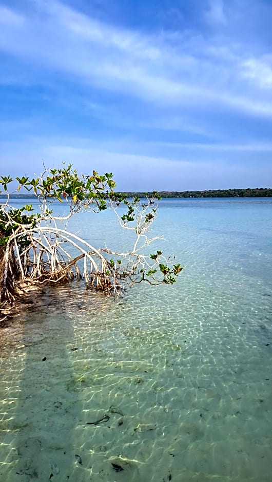 Cayuco Maya