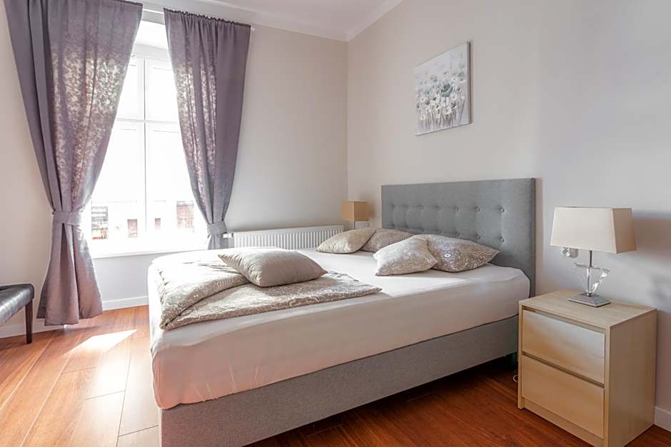 Babel Hostel, Dworzec PKP, Rynek