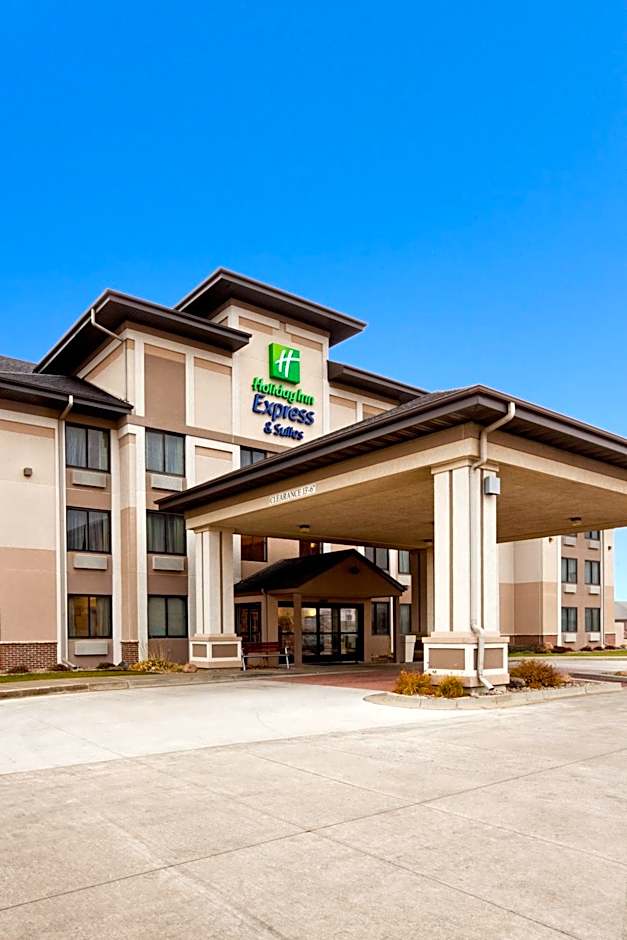 Holiday Inn Express & Suites Worthington By IHG