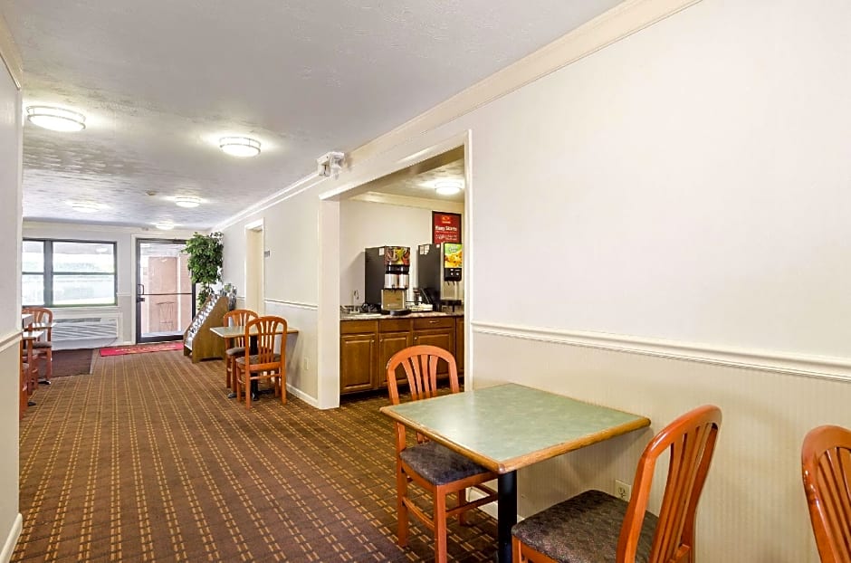 Econo Lodge Boston-Malden