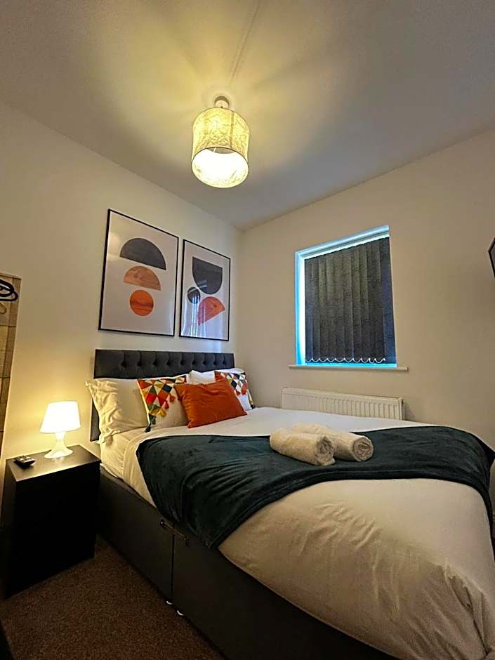 Durham, Free Parking, Central - Modern House