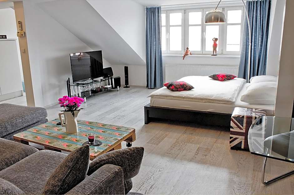 Royal Court Legerova