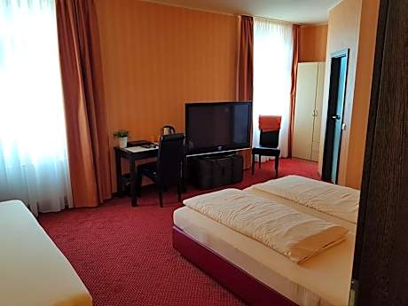 Deluxe Double Room with Shower