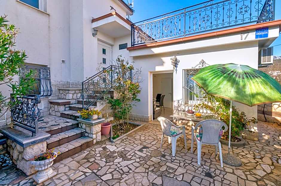 Seaside Guesthouse by JR City Apartments