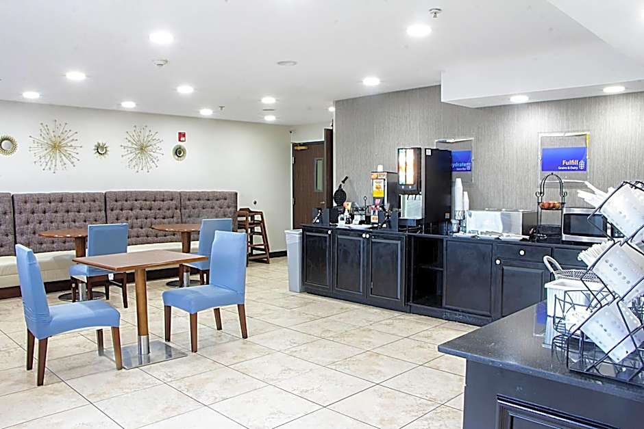 Baymont by Wyndham Maumee Toledo