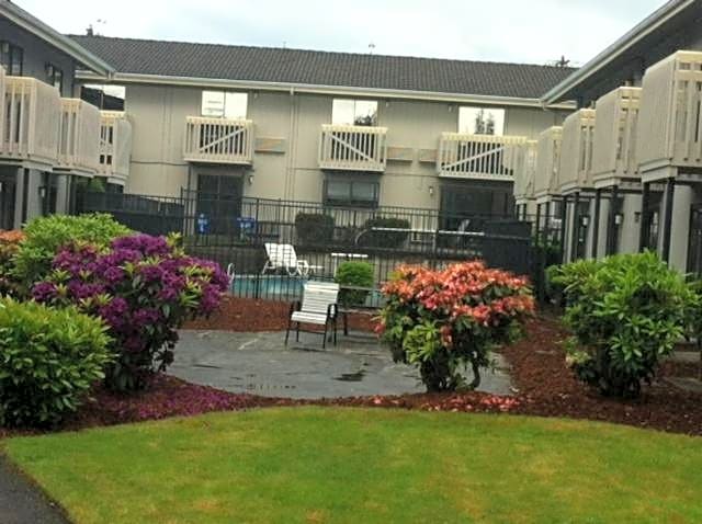 Howard Johnson Inn & Suites Tacoma Near McChord AFB – Tacoma, WA