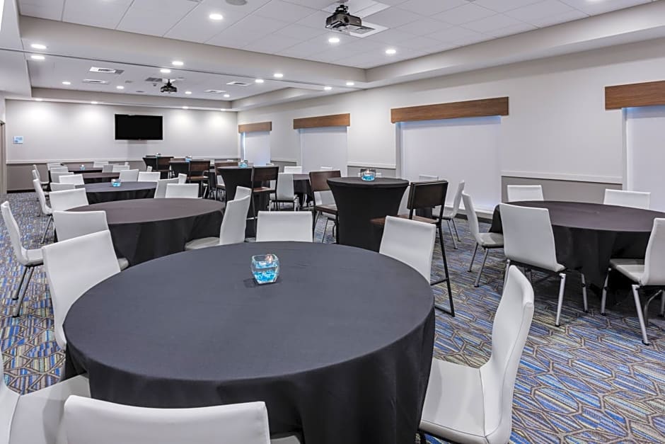 Holiday Inn Express & Suites - Rice Lake, an IHG Hotel