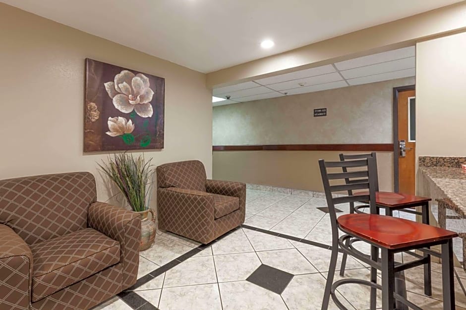 Days Inn by Wyndham Flagstaff I-40