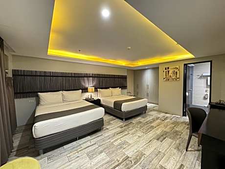 Deluxe Family Room