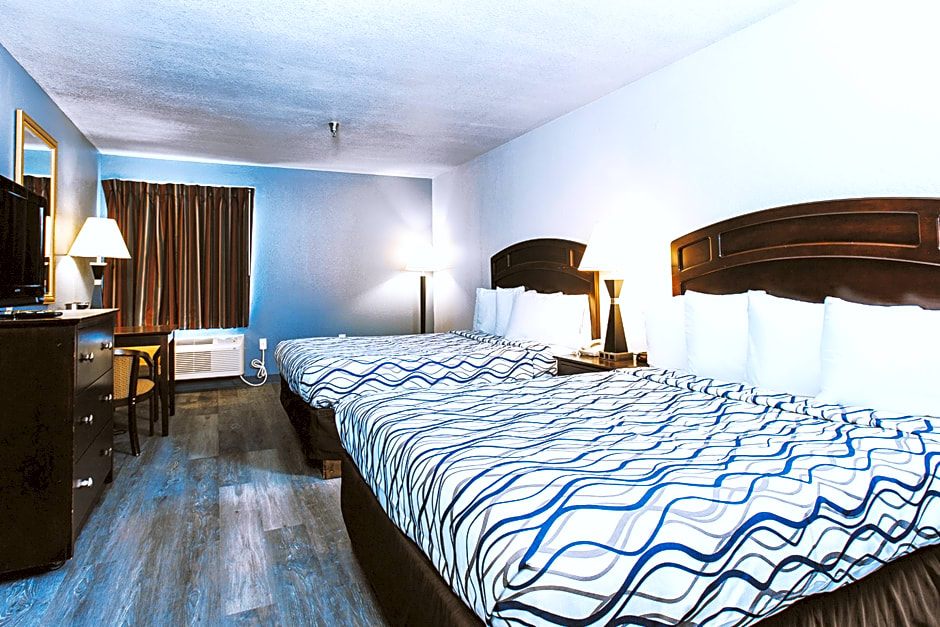 Coratel Inn & Suites By Jasper Park City - Wichita North