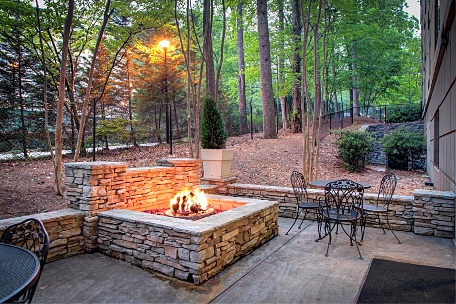 Holiday Inn Express Hotel & Suites Atlanta Buckhead by IHG