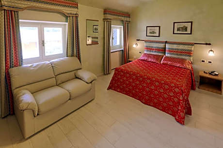 Studio with Sofa Bed