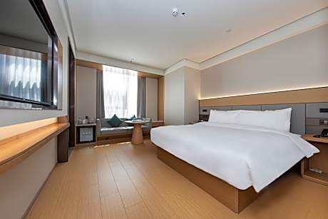 Huazhu - Room With Bed