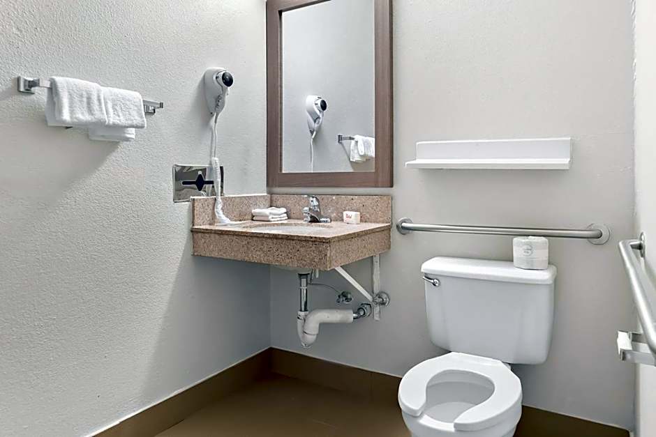 HomeTowne Studios Auburn Hills