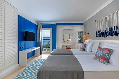 Standard King Room with Sea View
