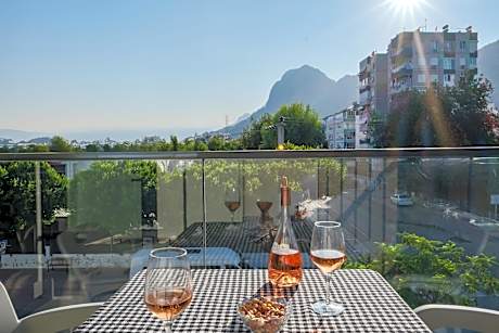 Studio 1 Queen Bed Non-Smoking