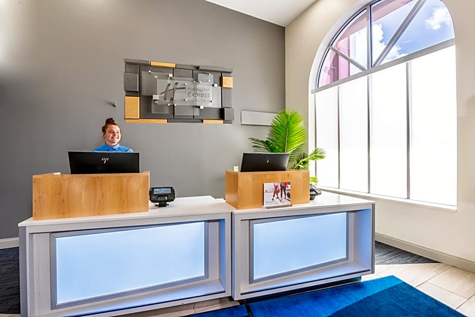 Holiday Inn Express Hotel & Suites Bradenton West By IHG