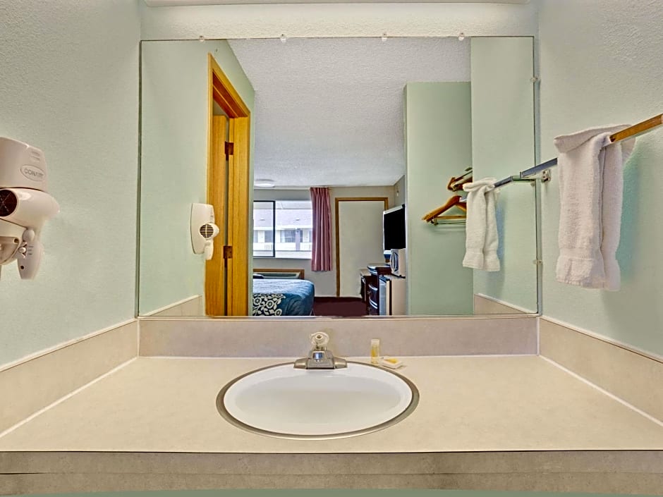 Days Inn by Wyndham Seattle South Tukwila